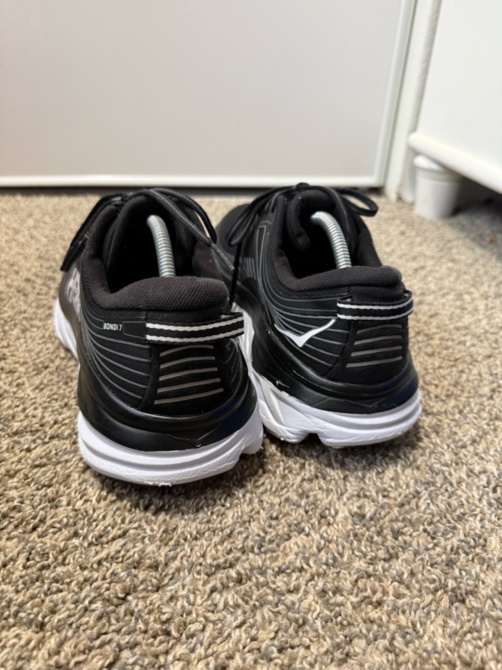 Hoka one one bondi 7 Men's Black and White Bondi 7 Cushioning Running Shoes - Picture 5 of 9
